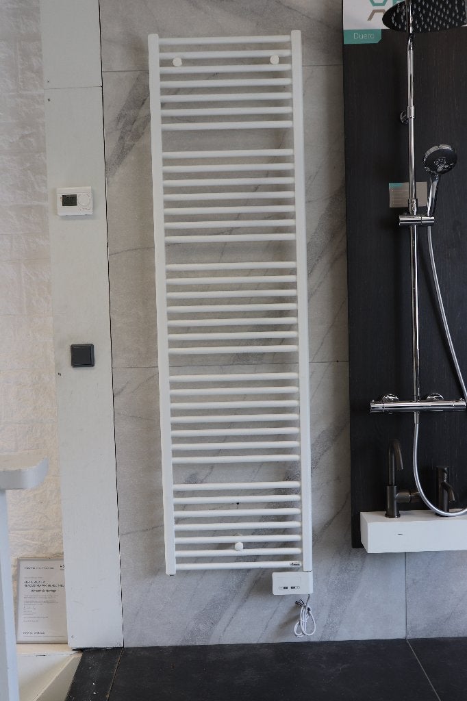 Vasco spijlenradiator elektrisch, Doe-het-zelf en Verbouw, Sanitair, Nieuw, Overige typen, Ophalen
