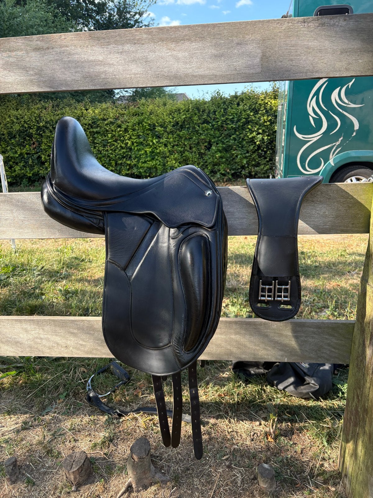 Graziozo dressuurzadel 16 inch lak evt compleet, Dieren en Toebehoren, Ophalen, Dressuur, Overige merken, Diepe zit