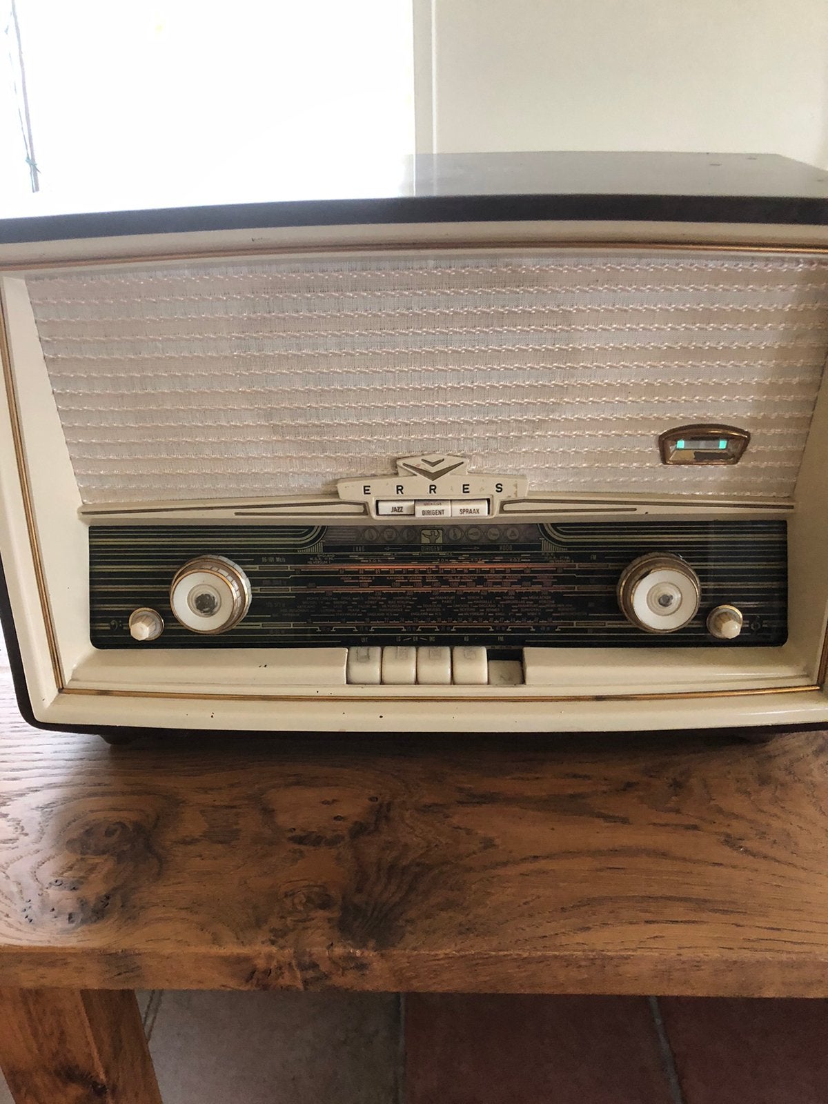 Erres radio, Ophalen