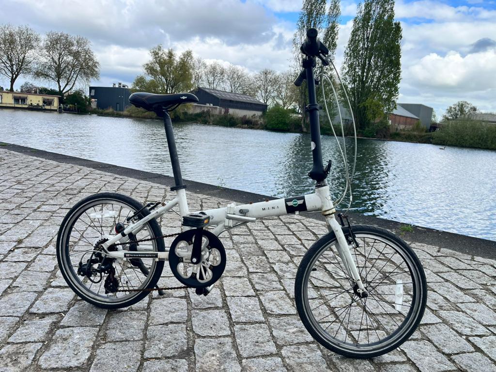 Vouwfiets Mini ( BMW)  7 versnellingen, Fietsen en Brommers, Fietsen | Vouwfietsen, Ophalen of Verzenden, Zo goed als nieuw, Minder dan 14 inch