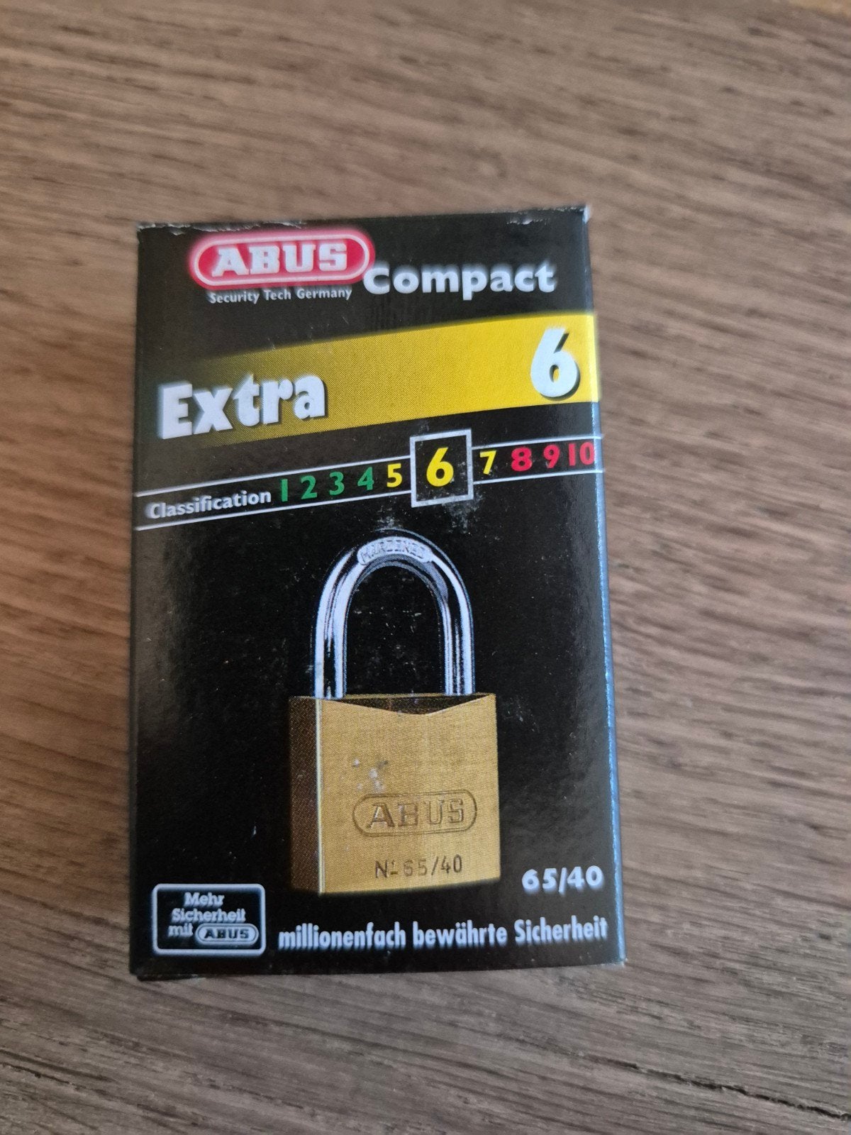 Abus hangslot compact extra 6.
Nieuw in de verpakking
65/ 40, Ophalen of Verzenden