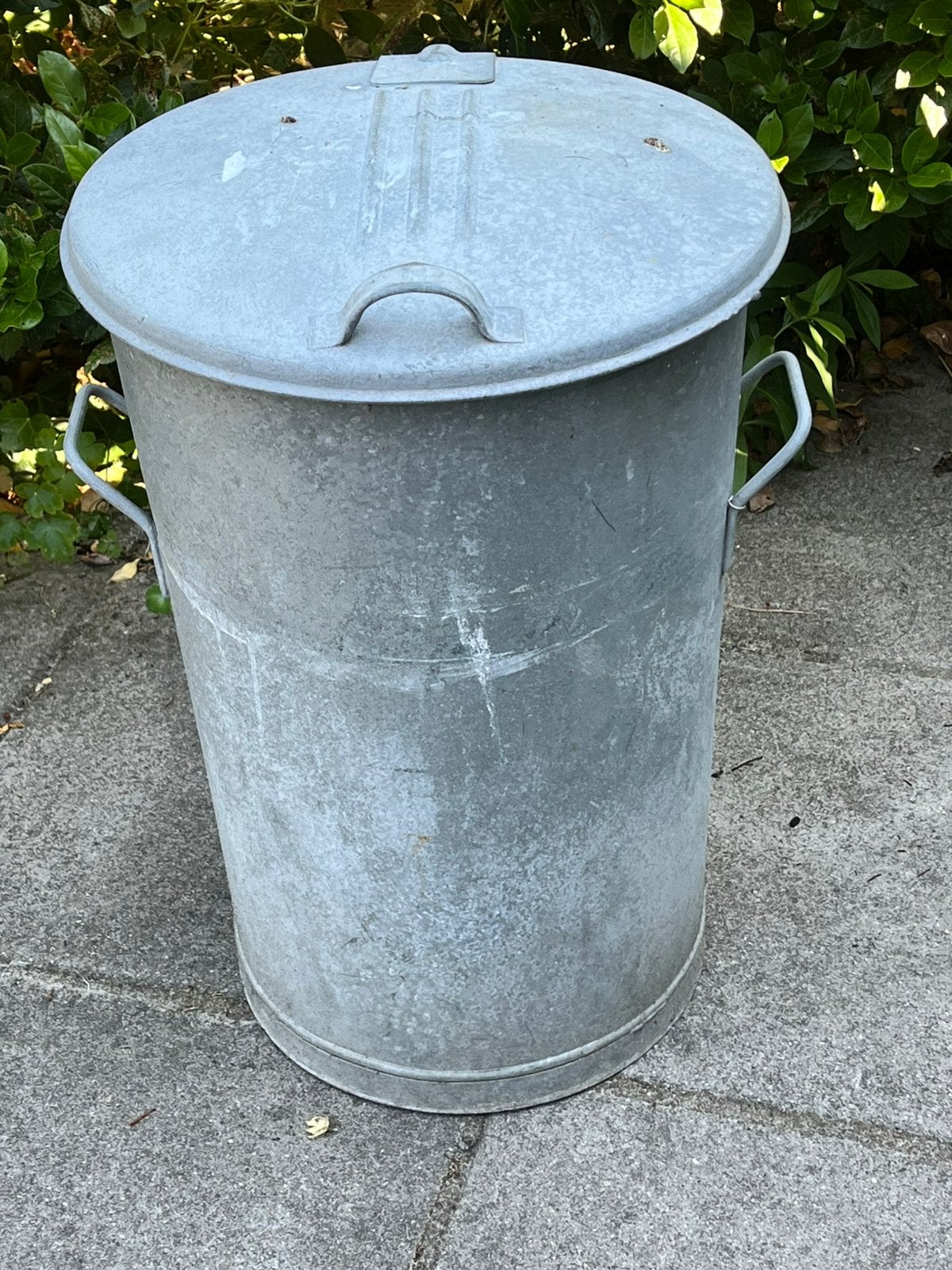 Vintage zinken vuilnisemmer met handgrepen in goede staat, Ophalen, Gebruikt, Metaal