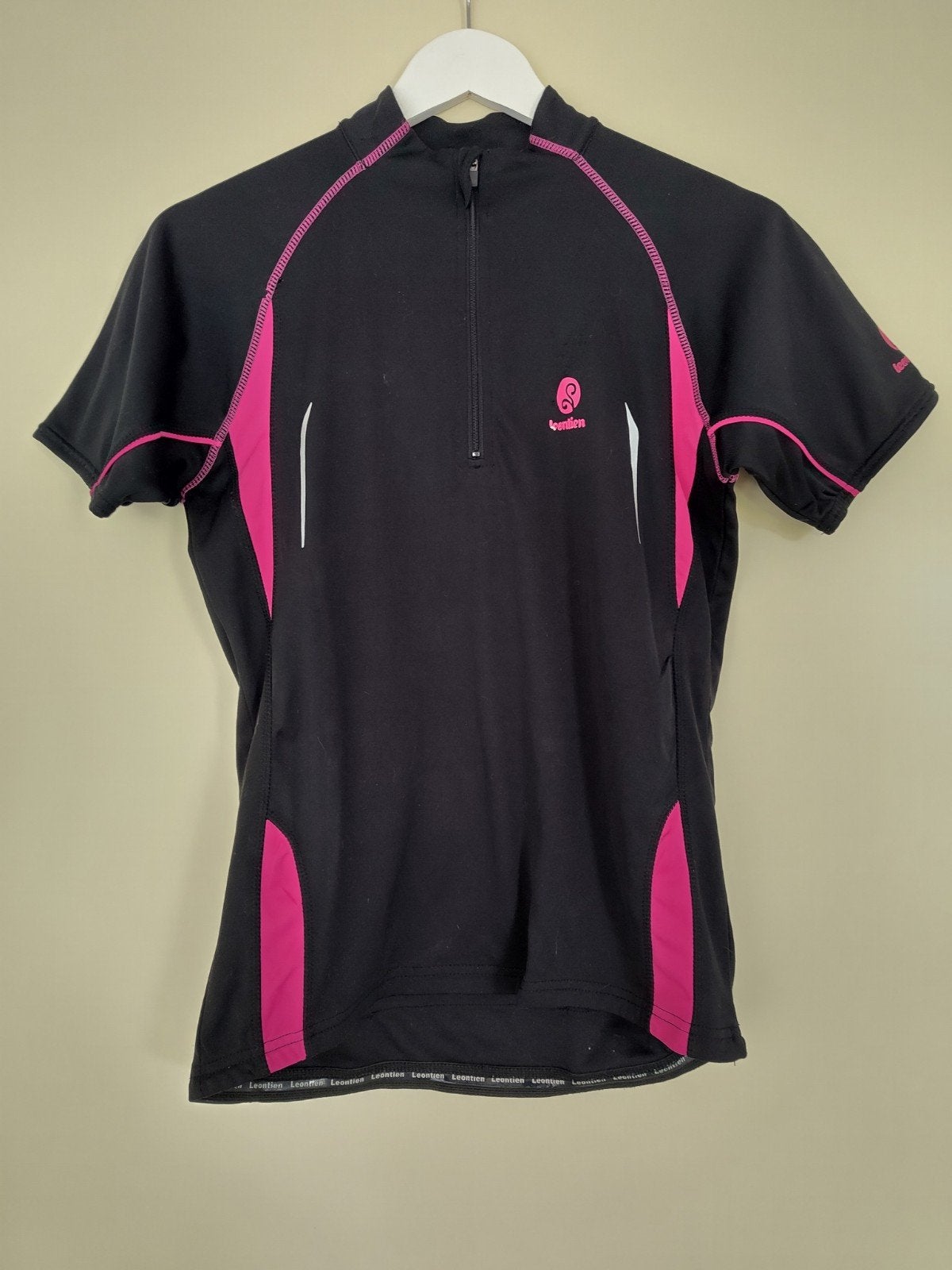 Sport shirt Leontien maat M, Maat 38/40 (M), Leontien, Ophalen of Verzenden, Gedragen