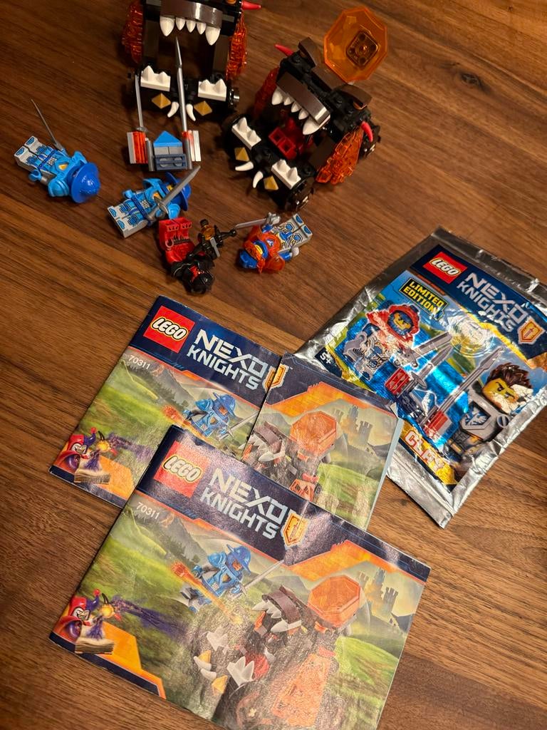 2x LEGO Nexo Knights setjes + Limited Edition, Gebruikt, Lego, Ophalen of Verzenden, Meerdere sets