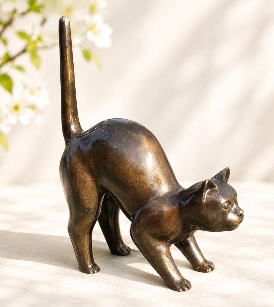 GROTE POES DIE SCHRIKT / KAT / BRONZEN TUINBEELD, Dierenbeeld, Nieuw, Info@huisentuindecoratiemarie.nl, Huis en tuin decoratie marie