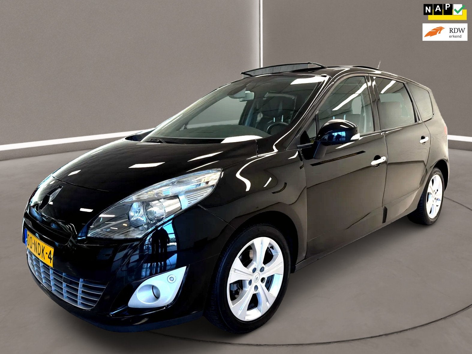 Renault Grand Scénic 2.0 Dynamique 140 Pk Automaat Airco Na, Euro 5, 4 cilinders, Zwart, 1405 kg