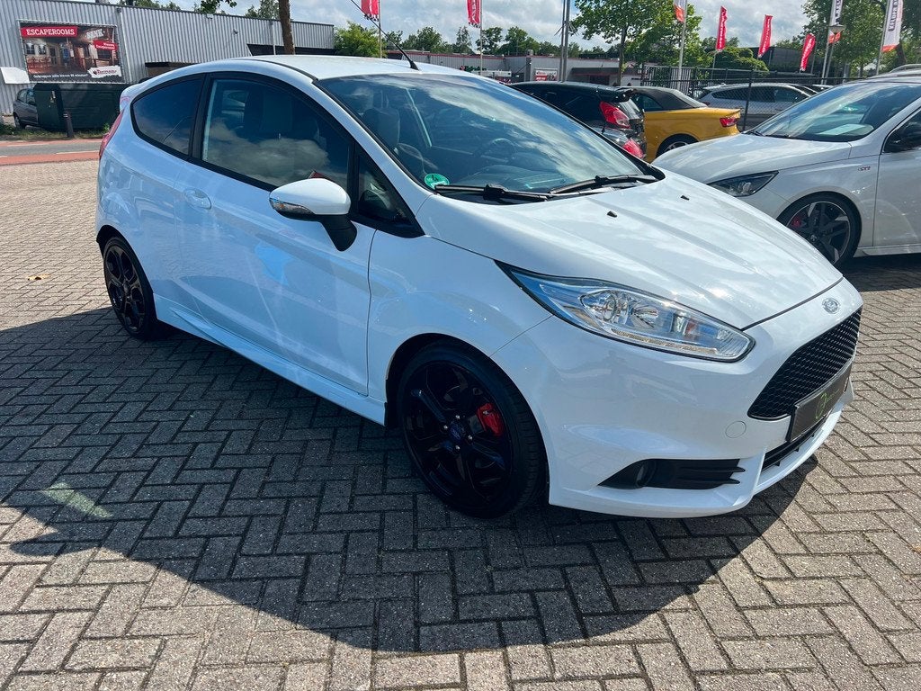 Ford Fiesta 1.6 ST, Voorwielaandrijving, 1596 cc, Stof, Gebruikt