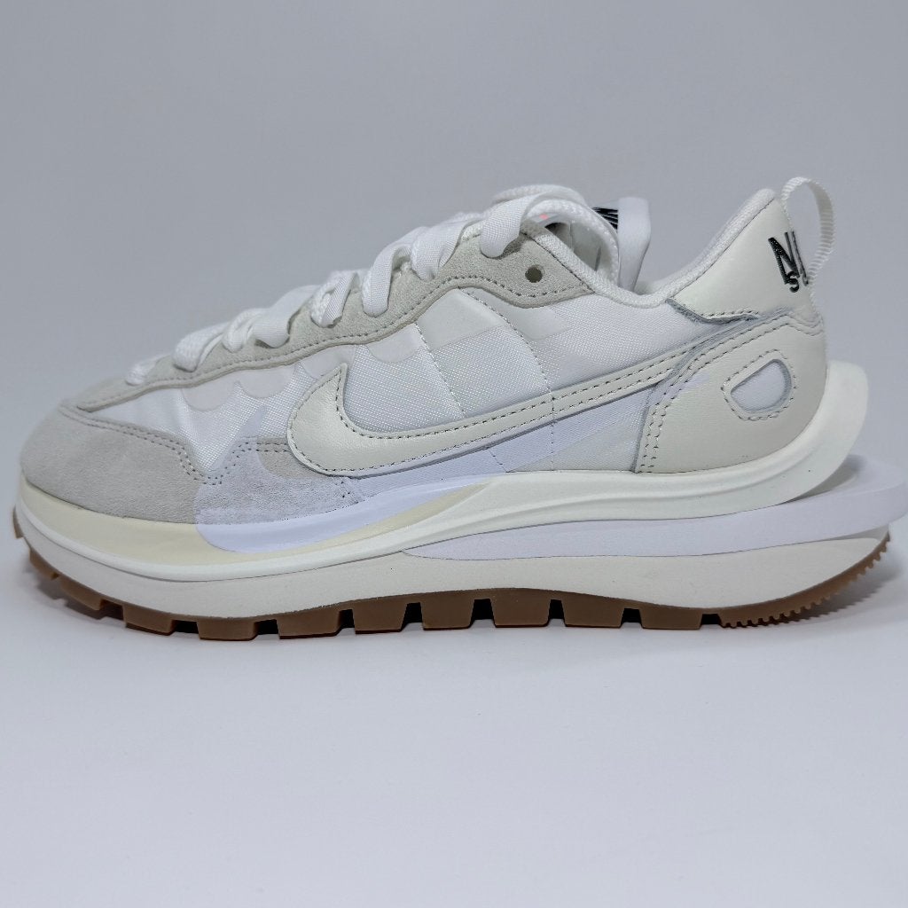 Nike Vaporwaffle sacai Sail Gum - Maat 36, Kleding | Heren, Wit, Nike, Nieuw, Ophalen of Verzenden