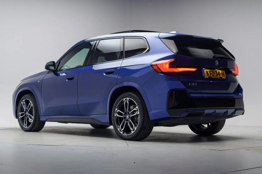 BMW iX1 xDrive30 M Sport [ Panorama Stuur-&Stoelverwarming N, Auto's, BMW, Automaat, 0 cilinders, Gebruikt, Blauw