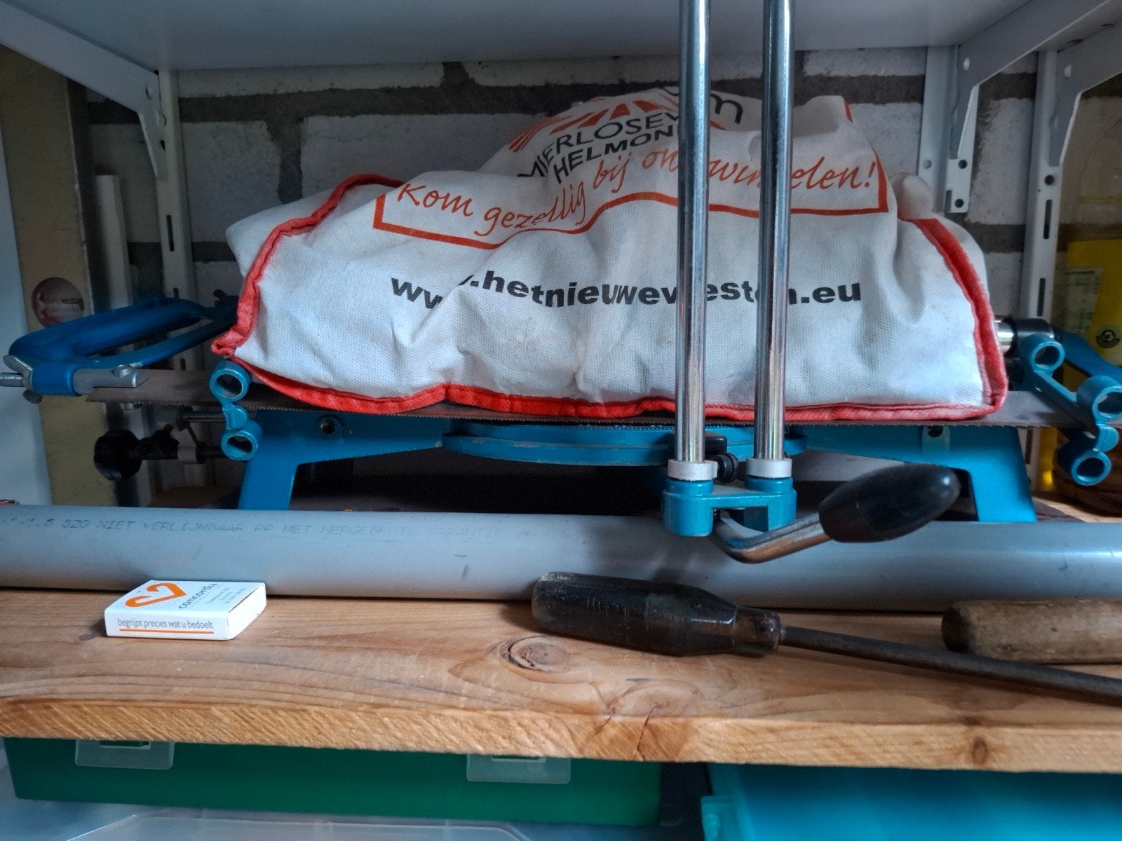 te koop een laminaatzaag met allelei ondetdeeltjes, Ophalen, 1200 watt of meer