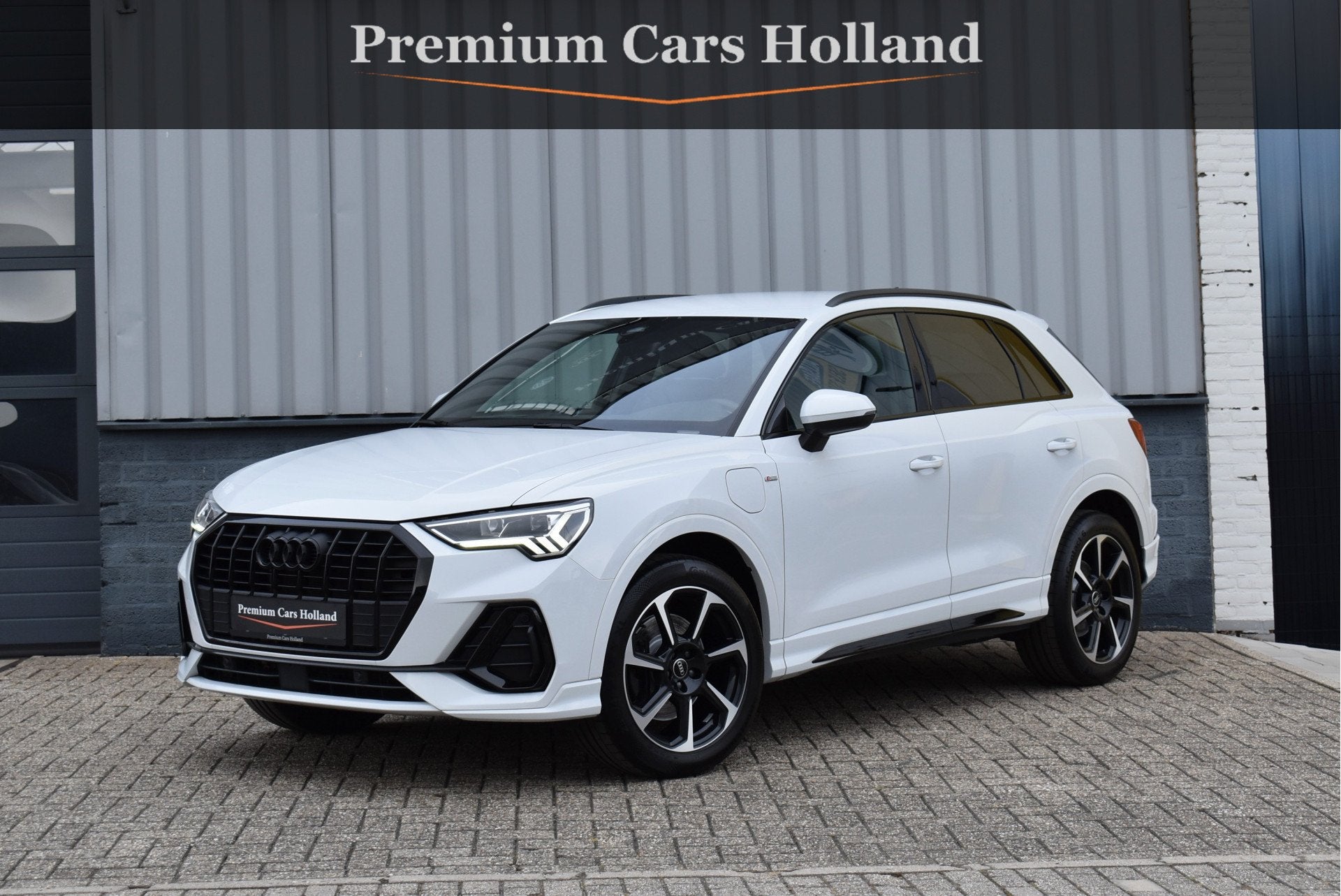 Audi Q3 45 TFSI e S-Line 245 Pk Navi Sfeer Camera ACC Apple, Auto's, Gebruikt, Automatische klimaatregeling, Leder en Stof, Wit