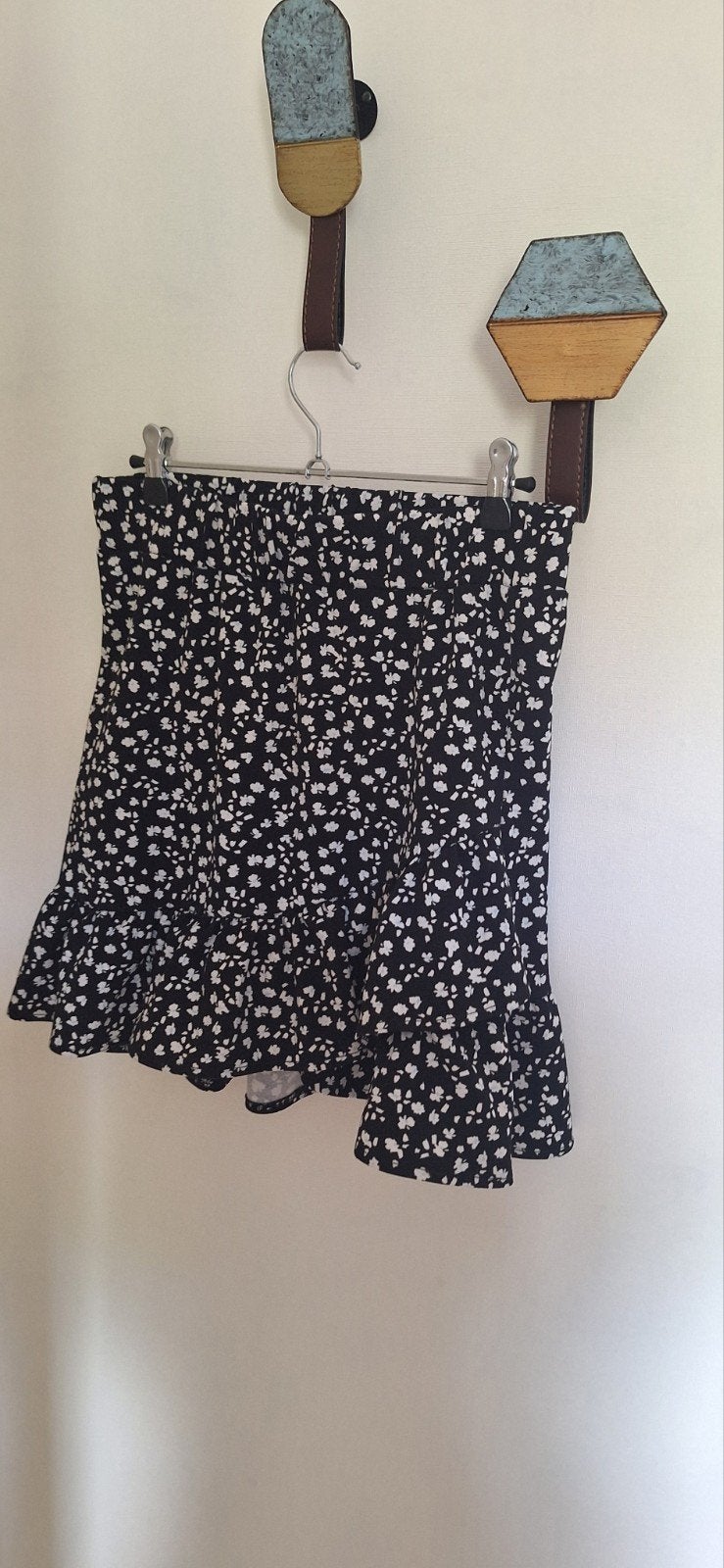 Vero Moda rok met bloemenprint en ruches - Maat S, Kleding | Dames, Rokken, Vero Moda, Zwart, Ophalen of Verzenden, Maat 36 (S)