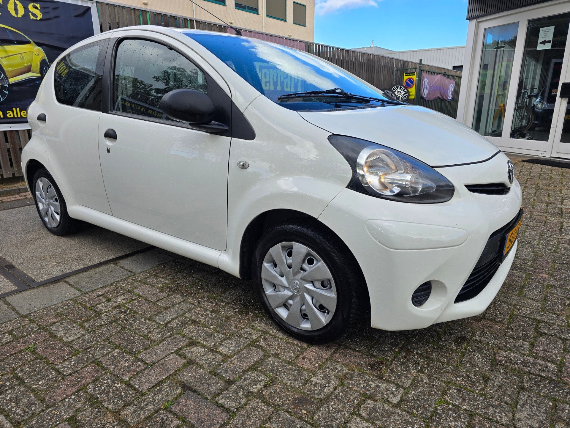 Toyota Aygo 1.0 VVT-i Dynamic Blue/airco/5deuren/elektrische, Voorwielaandrijving, Euro 5, Gebruikt, 4 stoelen