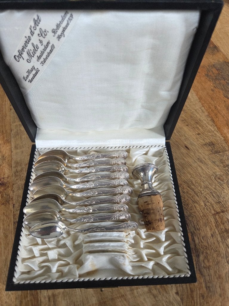 Zilveren lepeltjes en kurk voor fles., Ophalen of Verzenden, Zilver