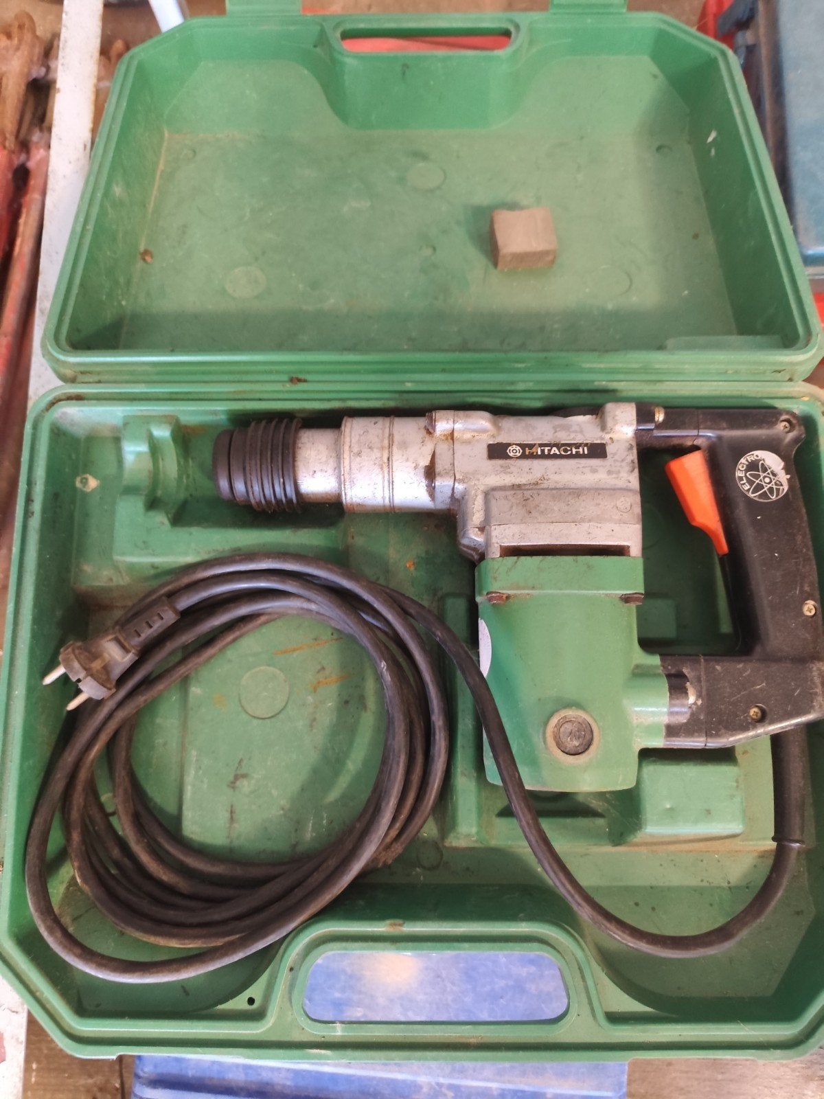 Hitachi VRV-16 Boorhamer - 420W, Doe-het-zelf en Verbouw, Gereedschap | Boormachines, Gebruikt, Boor- en/of Breekhamer, Ophalen of Verzenden