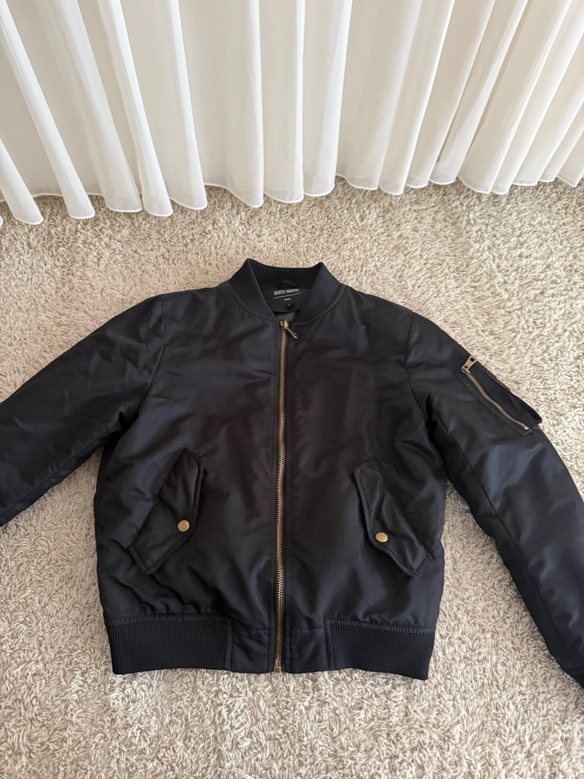 Zwarte bomberjack van Jackets Industry, maat L, Ophalen of Verzenden, Zo goed als nieuw, Maat 42/44 (L), Zwart