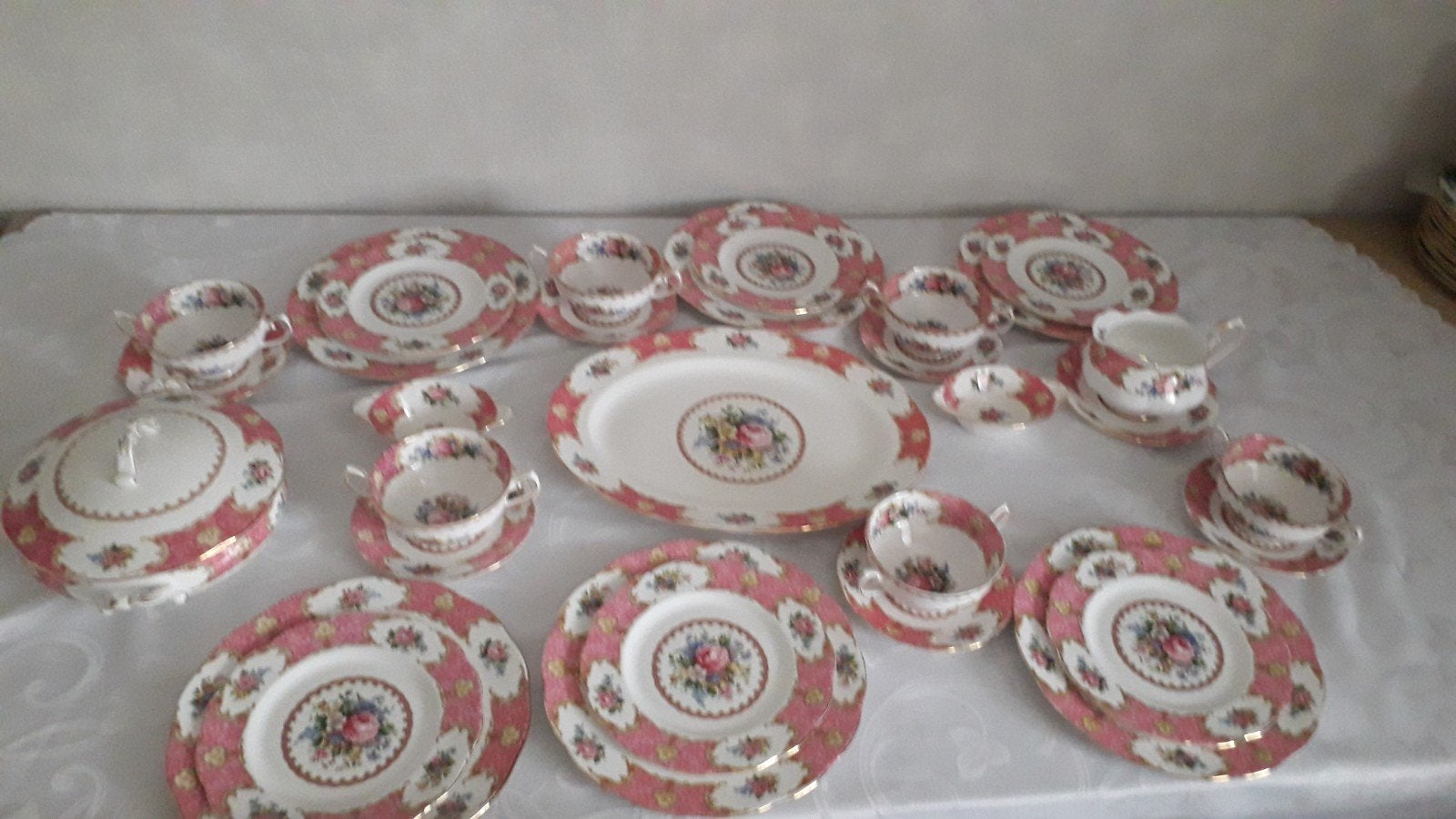 Royal Albert  lady carlyle diner servies., Antiek en Kunst, Ophalen of Verzenden