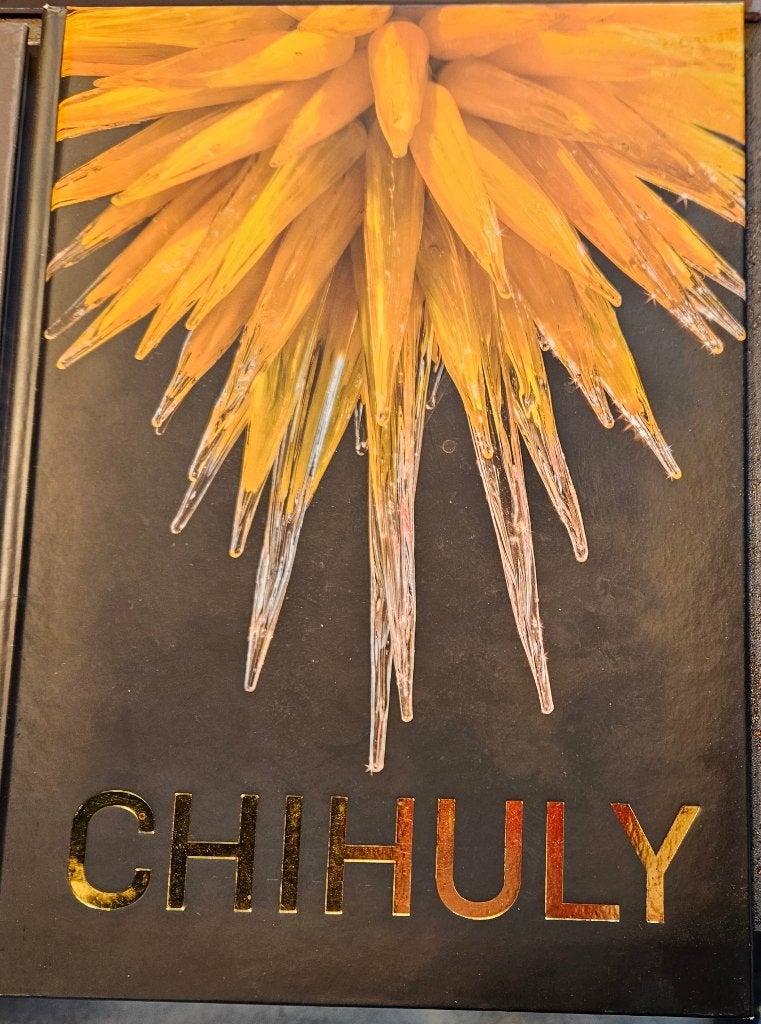 Boek over Dale Chihuly  - 2019 - glaskunst, Ophalen of Verzenden, Zo goed als nieuw, Overige onderwerpen