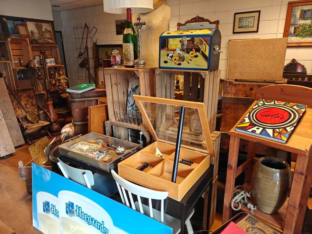 Bod gevraagd op grote voorraad curiosa en brocante, Antiek en Kunst, Ophalen