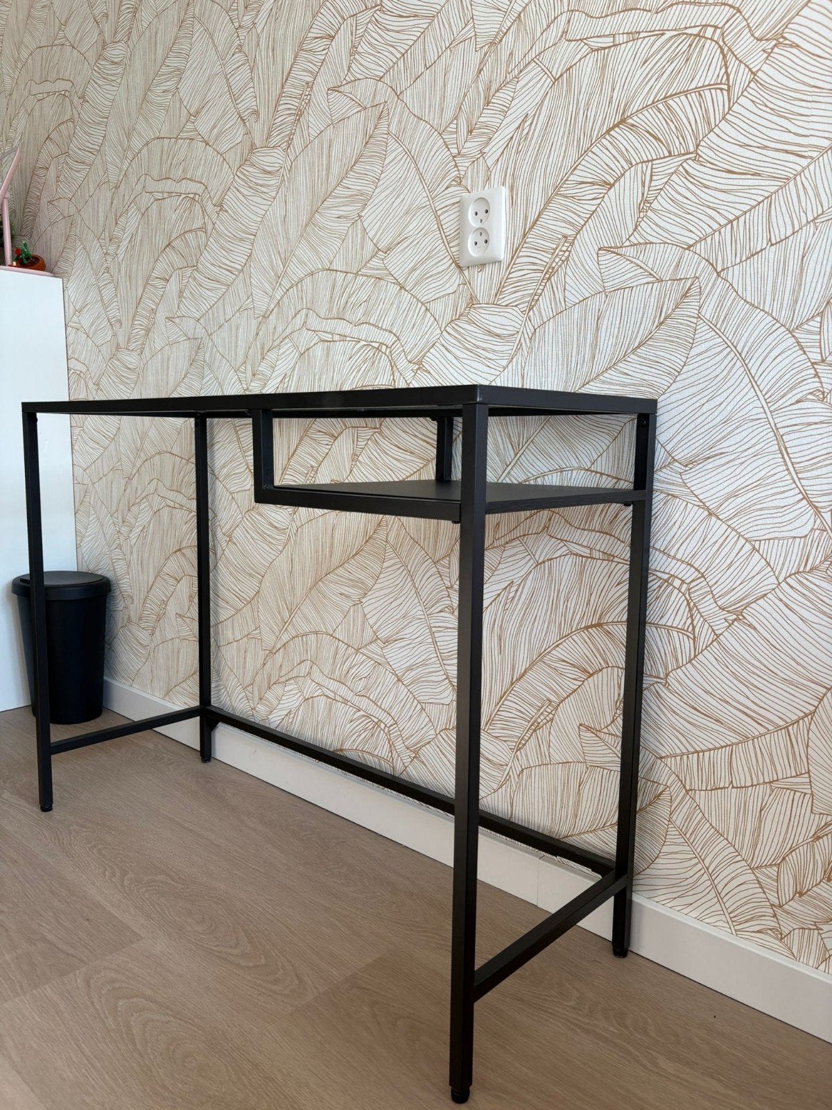 Toilettafel Ikea zwart metaal/glas, Huis en Inrichting, Tafels | Sidetables, Ophalen, Gebruikt, 50 tot 100 cm, Glas