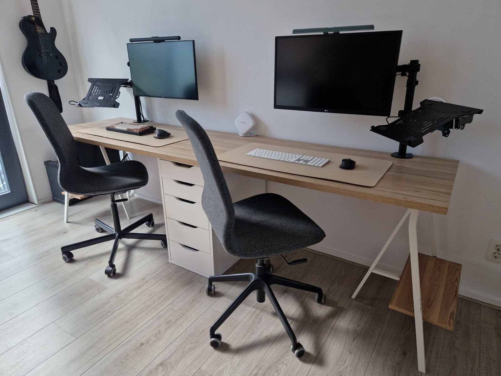 Two person IKEA desk setup, Ophalen, Hout, Bruin, Zo goed als nieuw