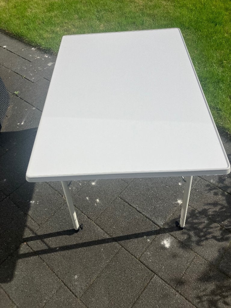 Campingtafel, Ophalen, Zo goed als nieuw