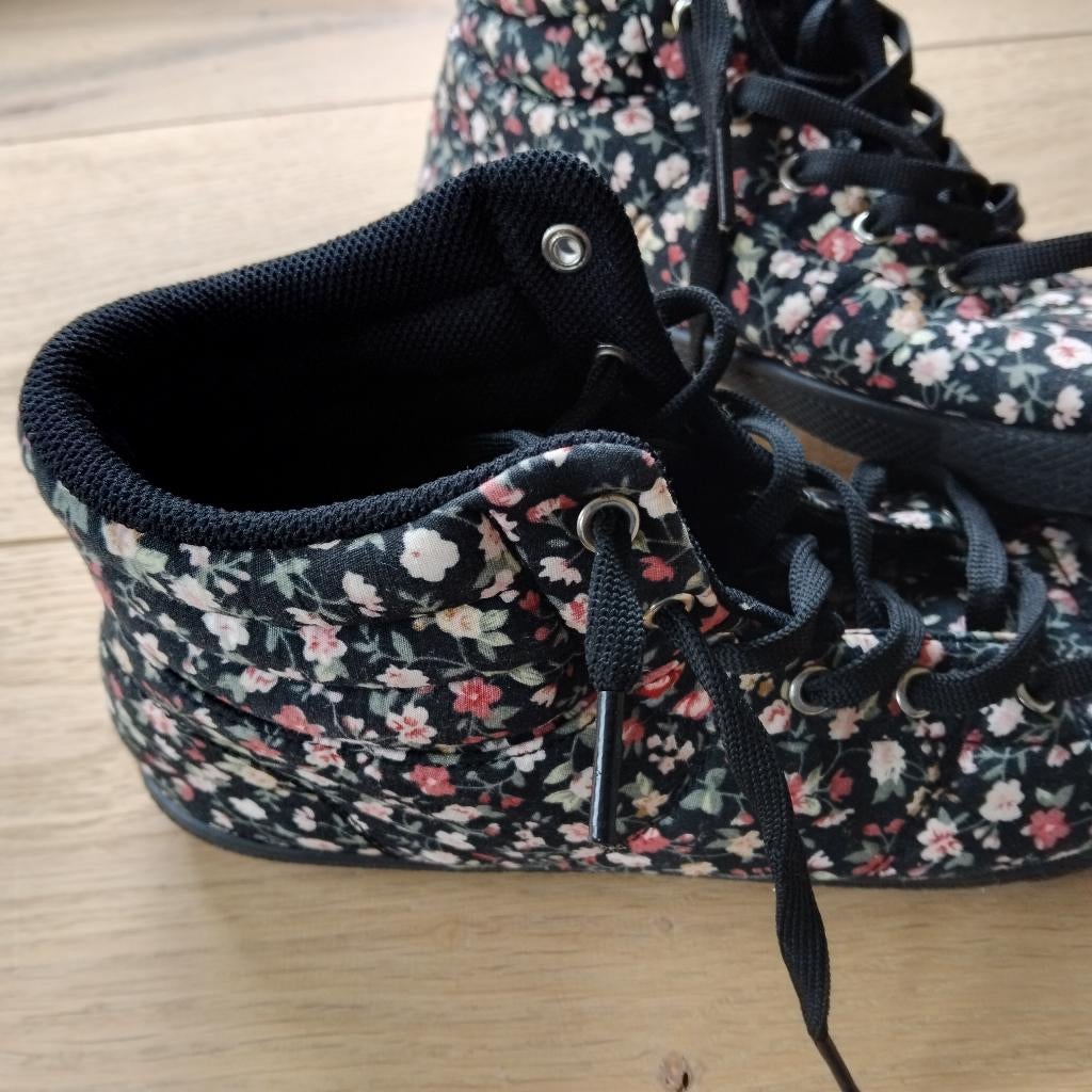 Warp, maat 40, gebloemde hoge sneakers / gympen, Overige kleuren, Warp, Ophalen of Verzenden, Sneakers of Gympen