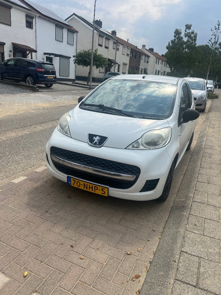 Peugeot 107 1.0 12V 3DR 2010 Wit, Auto's, Voorwielaandrijving, Euro 5, Stof, 4 stoelen