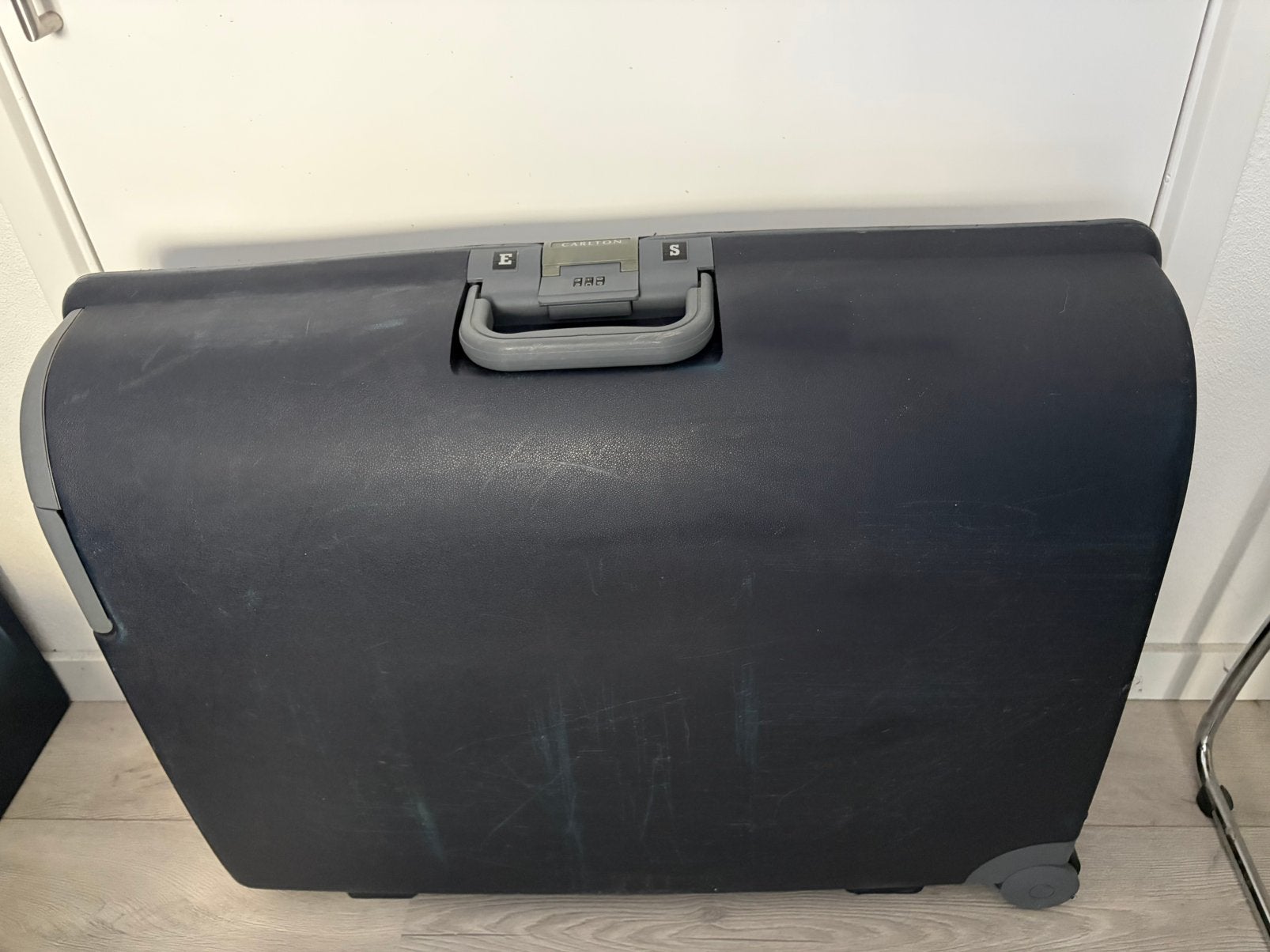 Carlton koffer, Ophalen, Hard kunststof, Zo goed als nieuw, 70 cm of meer