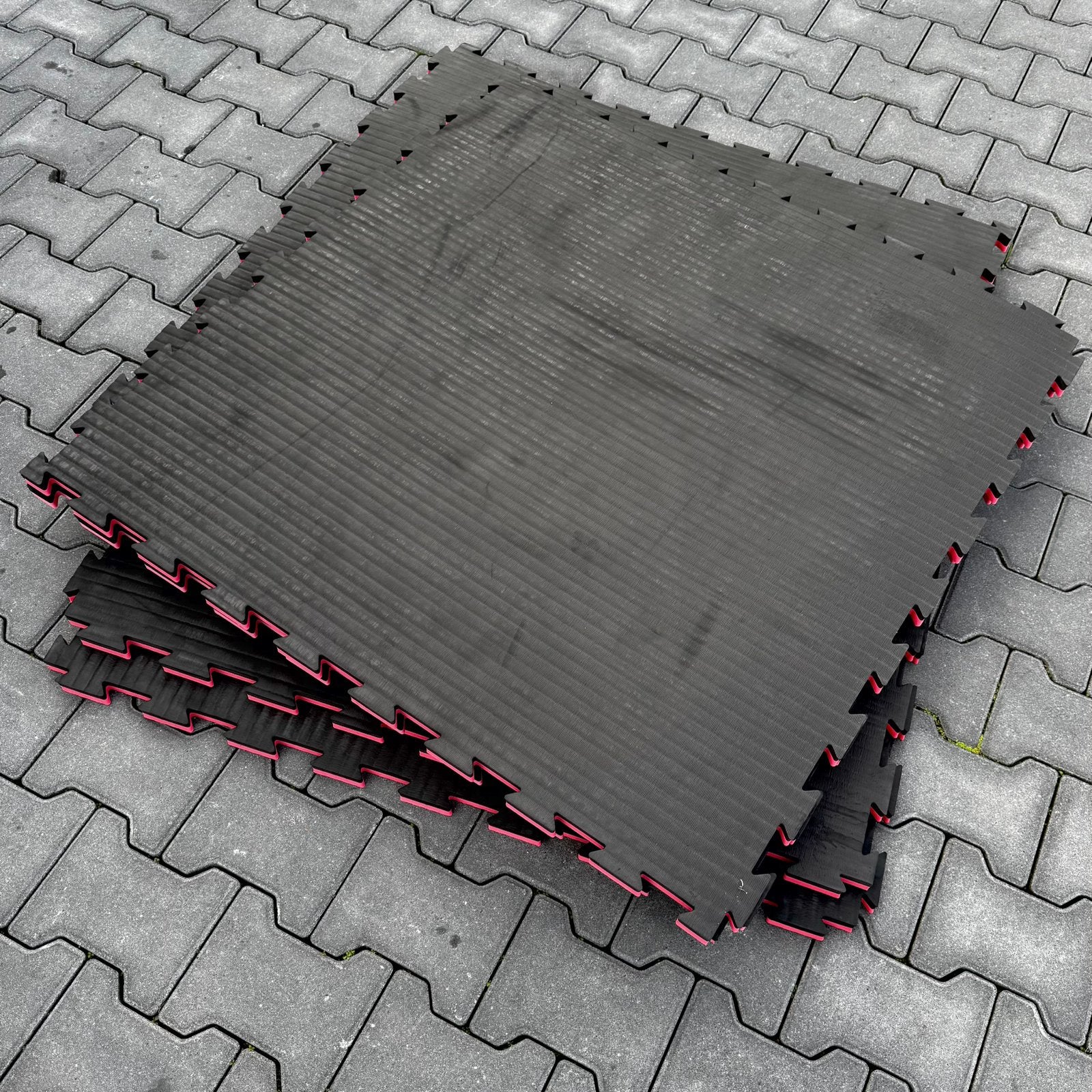 24x Puzzelmat 100x100x2,5 cm zwart/rood – 24 m² – z.g.a.n., Ophalen, Zo goed als nieuw, Bokszak