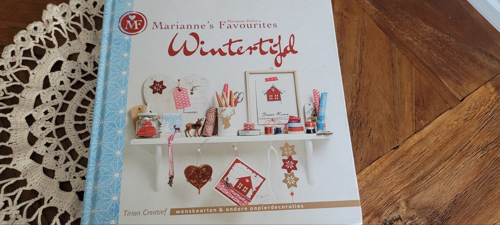 Marianne's Favourites Wintertijd - Knutselboek, Ophalen of Verzenden, Zo goed als nieuw, Scrapbooking en Knutselen, Marianne Perlot