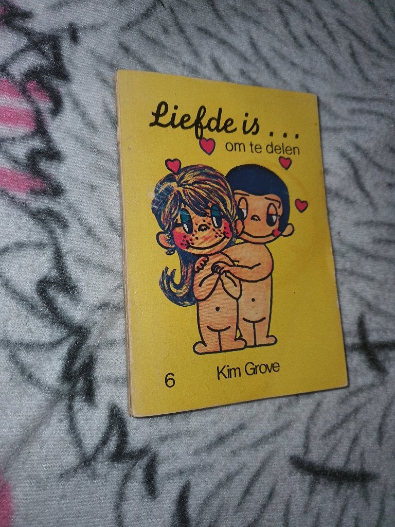 Boekje Liefde is ... om te delen . Lees de beschrijving, Ophalen of Verzenden, Zo goed als nieuw