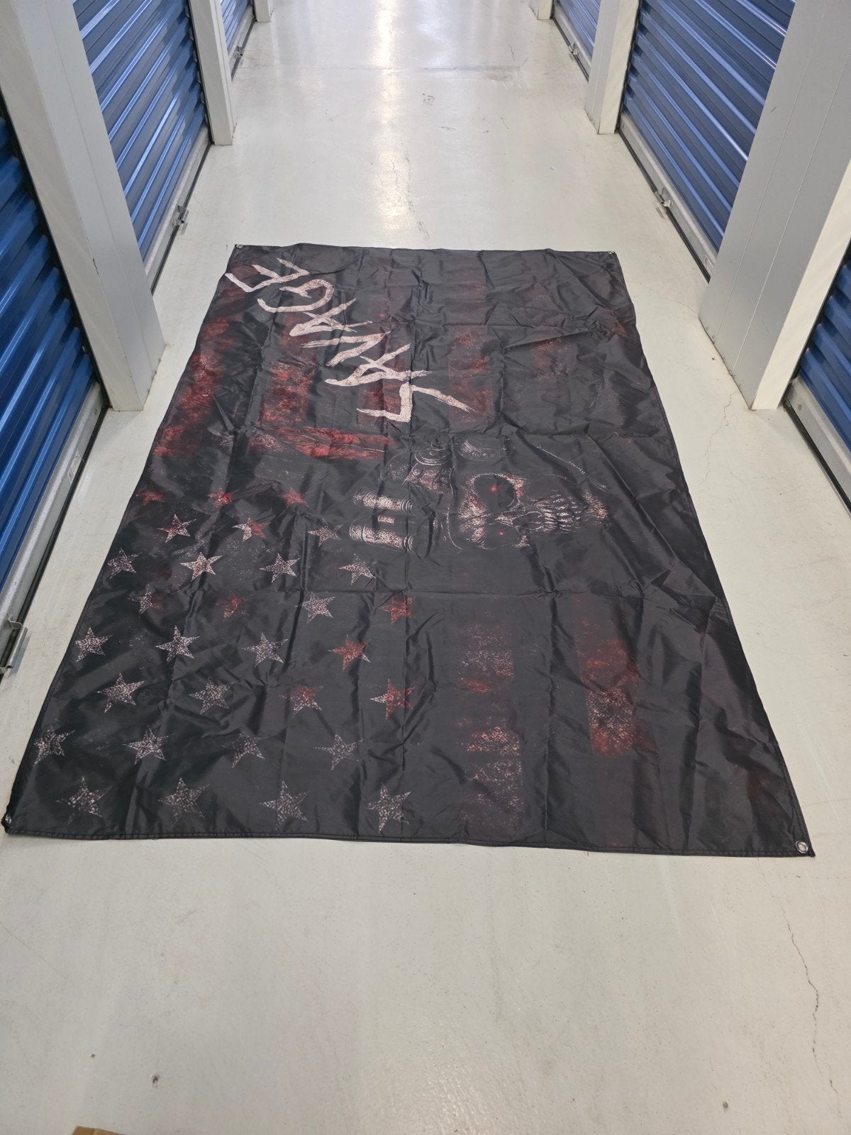 Nieuw en groot savage vlag, Ophalen of Verzenden, Nieuw