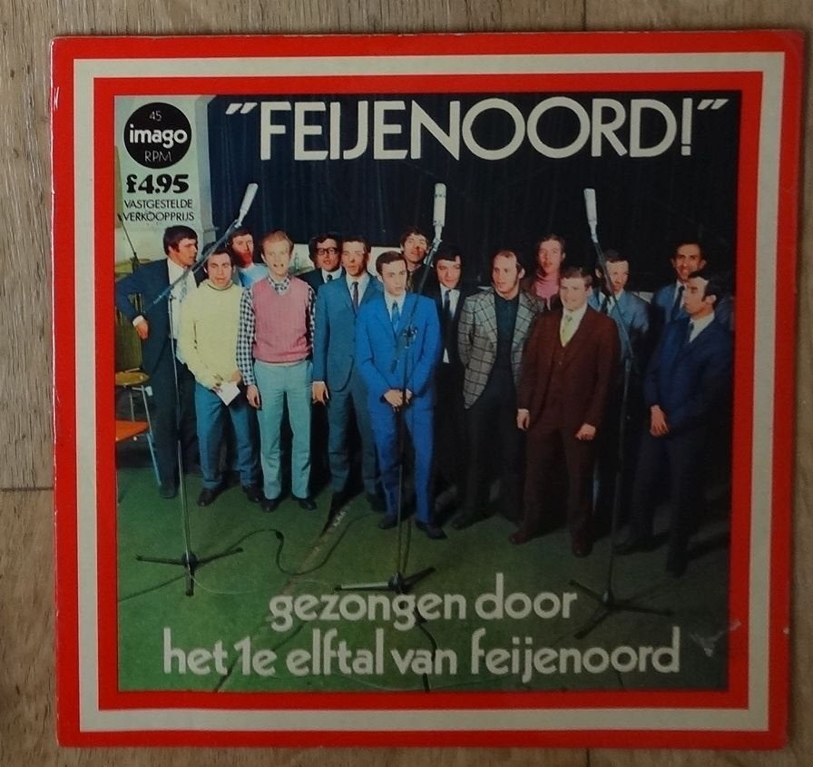 45 toeren single FEYENOORD AC MILAN uit 1970 (19), Verzamelen, Ophalen of Verzenden, Zo goed als nieuw, Feyenoord, Overige typen