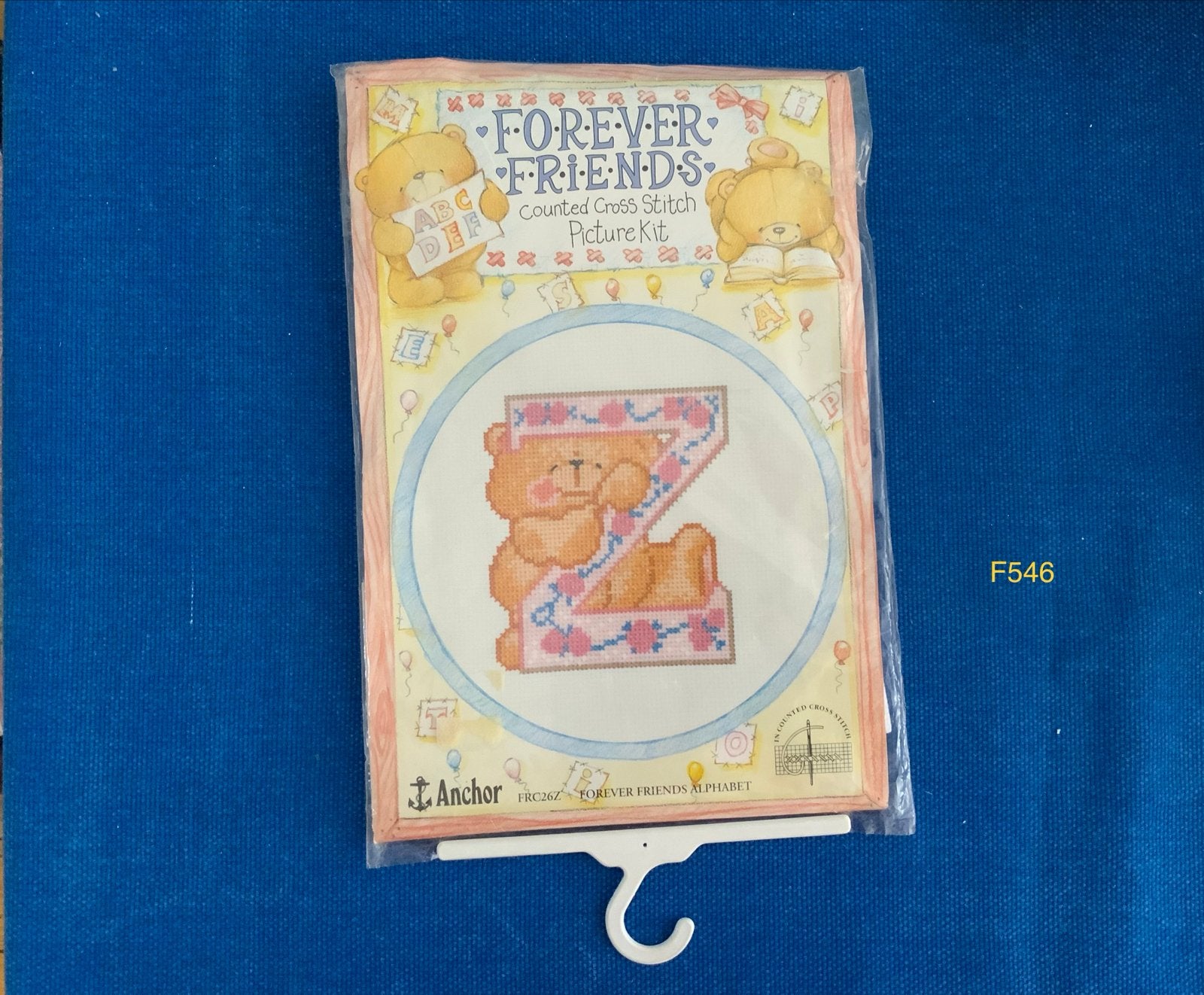 Forever Friends Borduurpakket Letter Z - Nieuw in verpakking, Hobby en Vrije tijd, Borduren en Borduurmachines, Ophalen of Verzenden