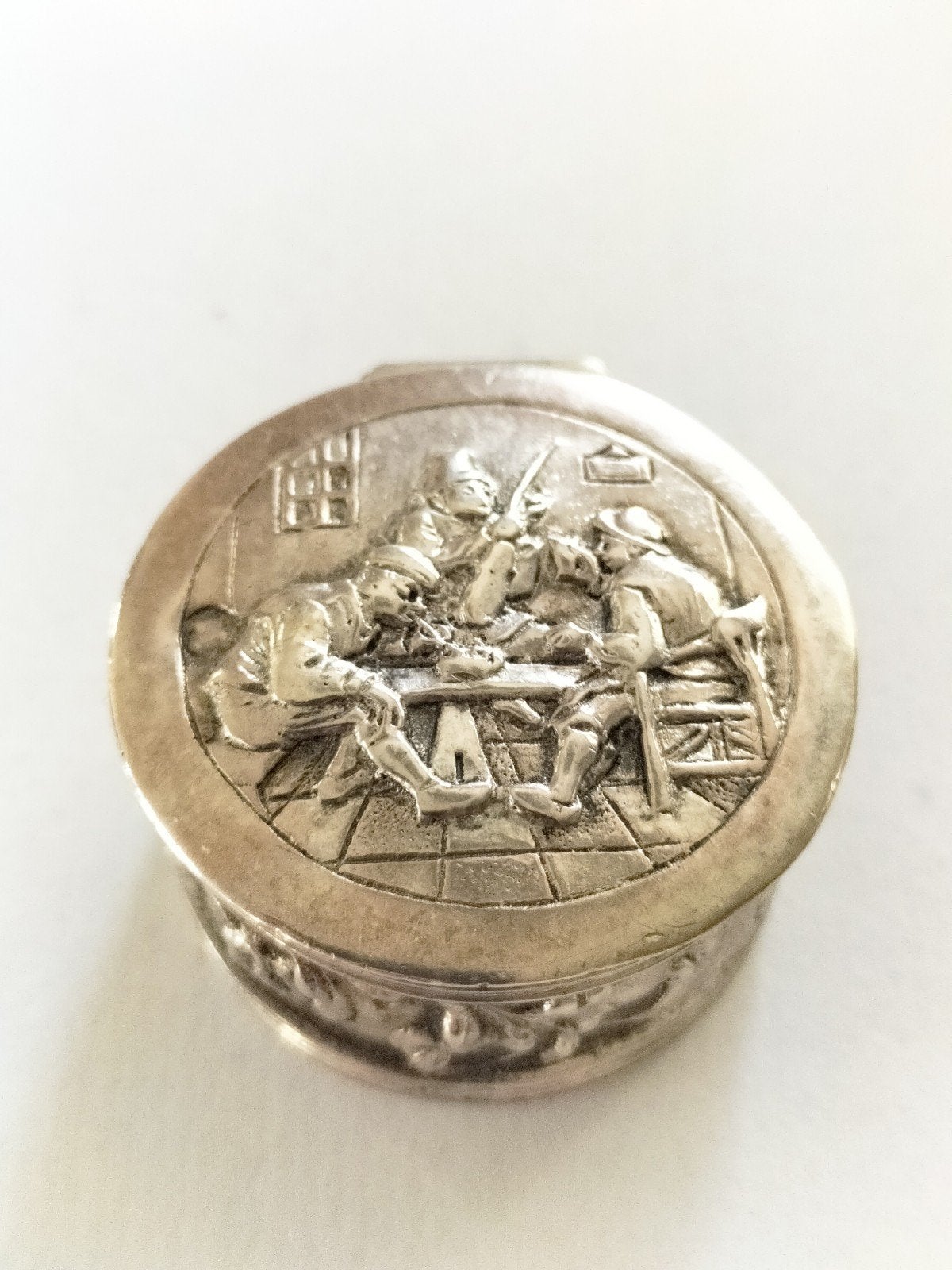 Antieke zilveren pillendoosje met 3 zilveren ringen, Verzenden, Zilver