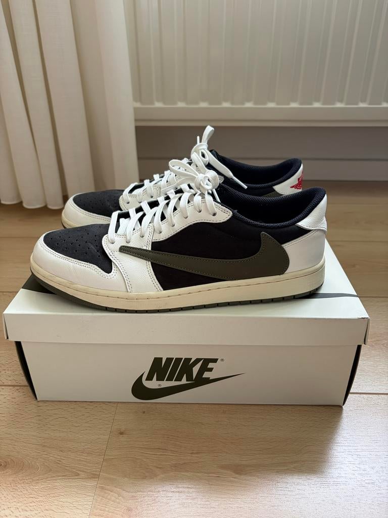 Travis scott jordan 1 low olive 45,5, Ophalen of Verzenden, Zo goed als nieuw, Overige kleuren