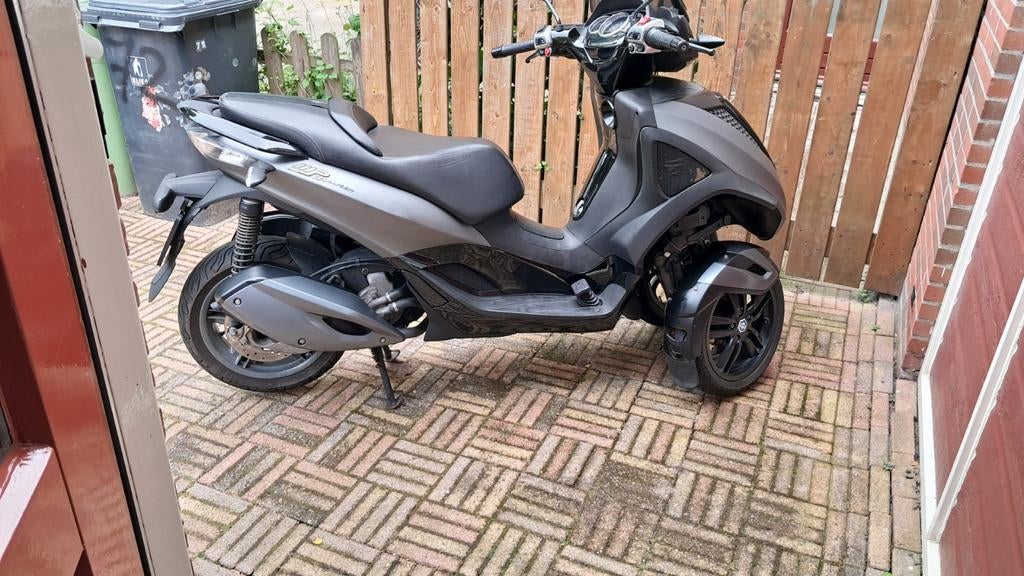 Scooter mp3 300 yourban te koop, Fietsen en Brommers, Scooters | Piaggio, Ophalen, Gebruikt, Benzine, Overige modellen