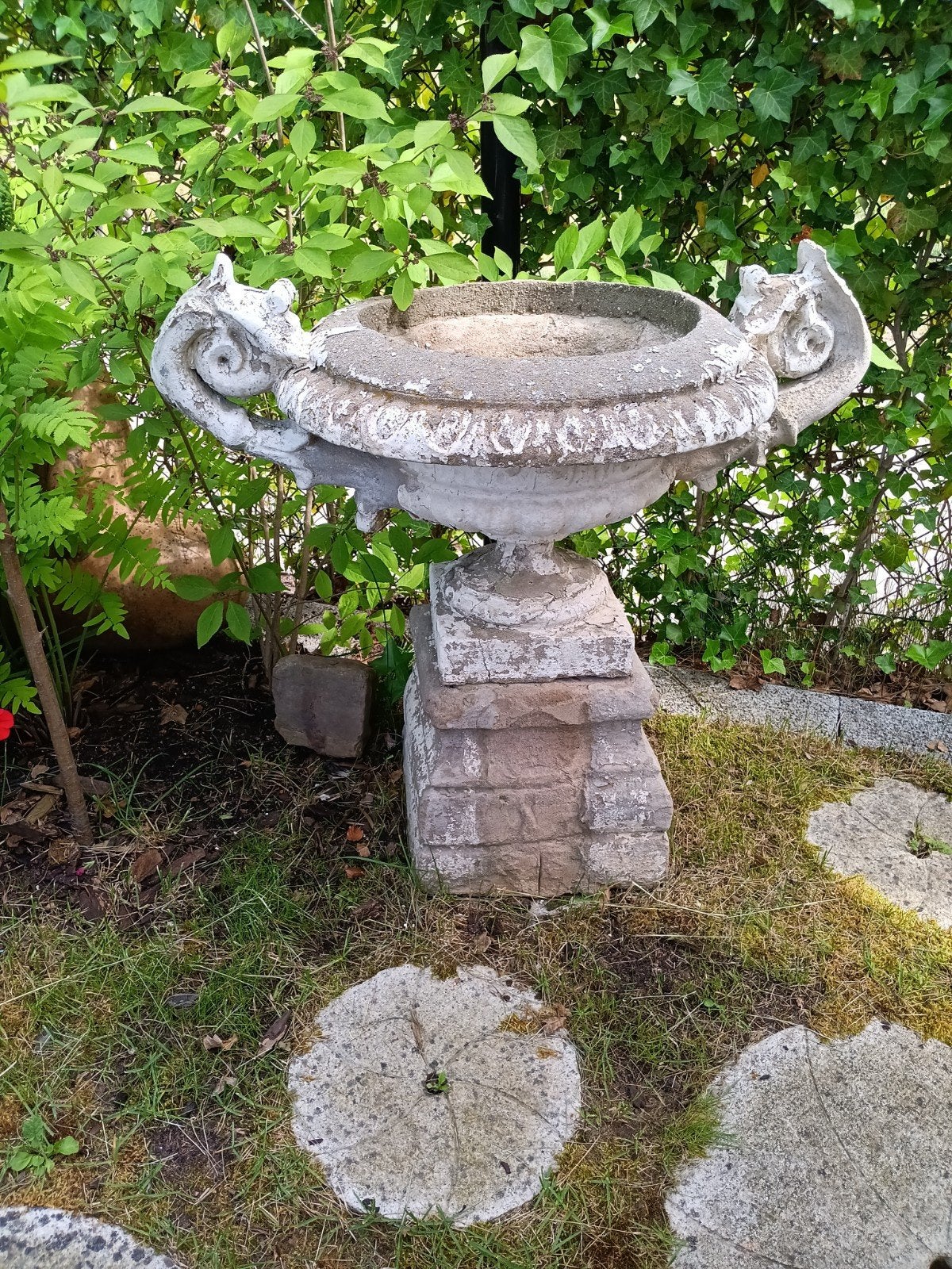 Antieke Kasteel Urn - Tuindecoratie Limburg, Ophalen