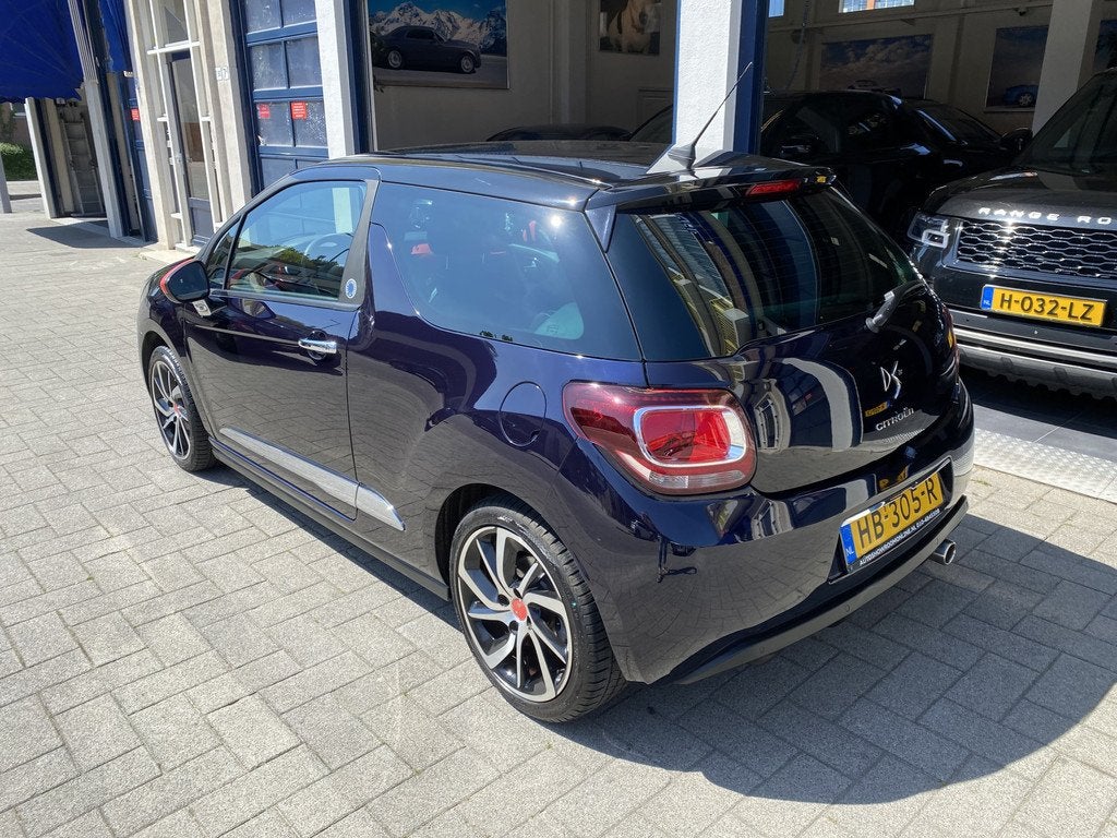 DS DS 3 1.2 PureTech Inès de la Fressange NL AUTO/NIEUWSTAA, Auto's, DS, Voorwielaandrijving, Automatische klimaatregeling, Euro 6