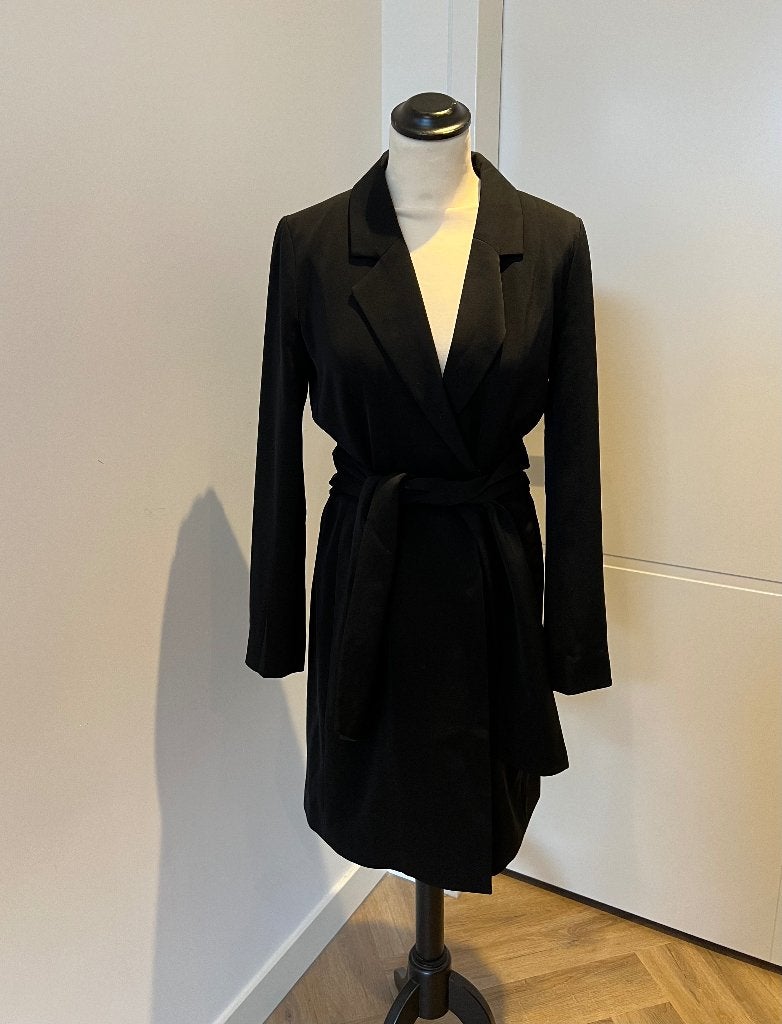 Nieuw zwart InWear wrap jurk cobert lange mouw XS 34 stijlvo, Zwart, Nieuw, Ophalen of Verzenden, Knielengte