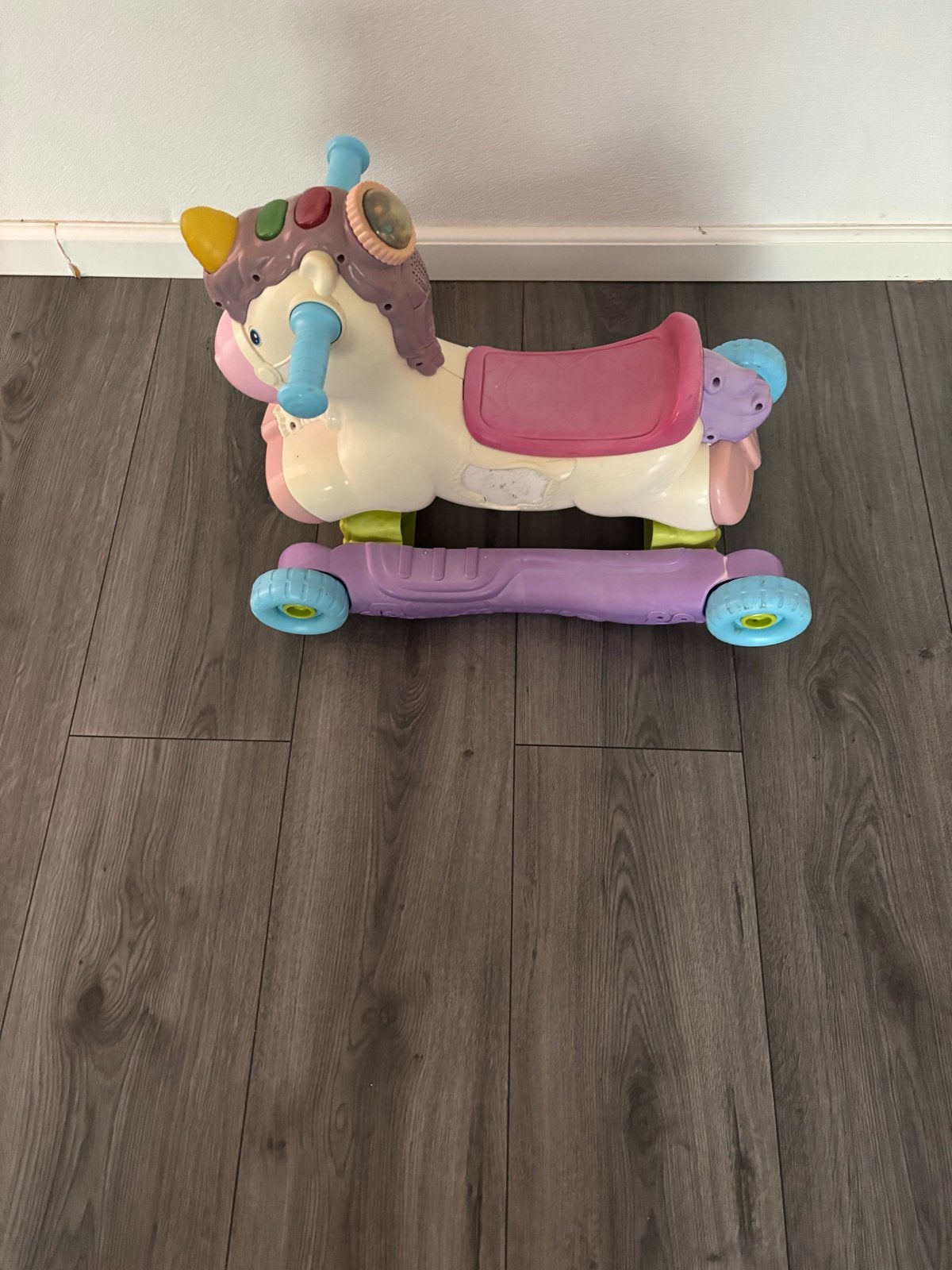 VTech Eenhoorn 3-in-1 Schommel, Loop en Rij Unicorn, Ophalen of Verzenden, Gebruikt, Overige typen, Met licht