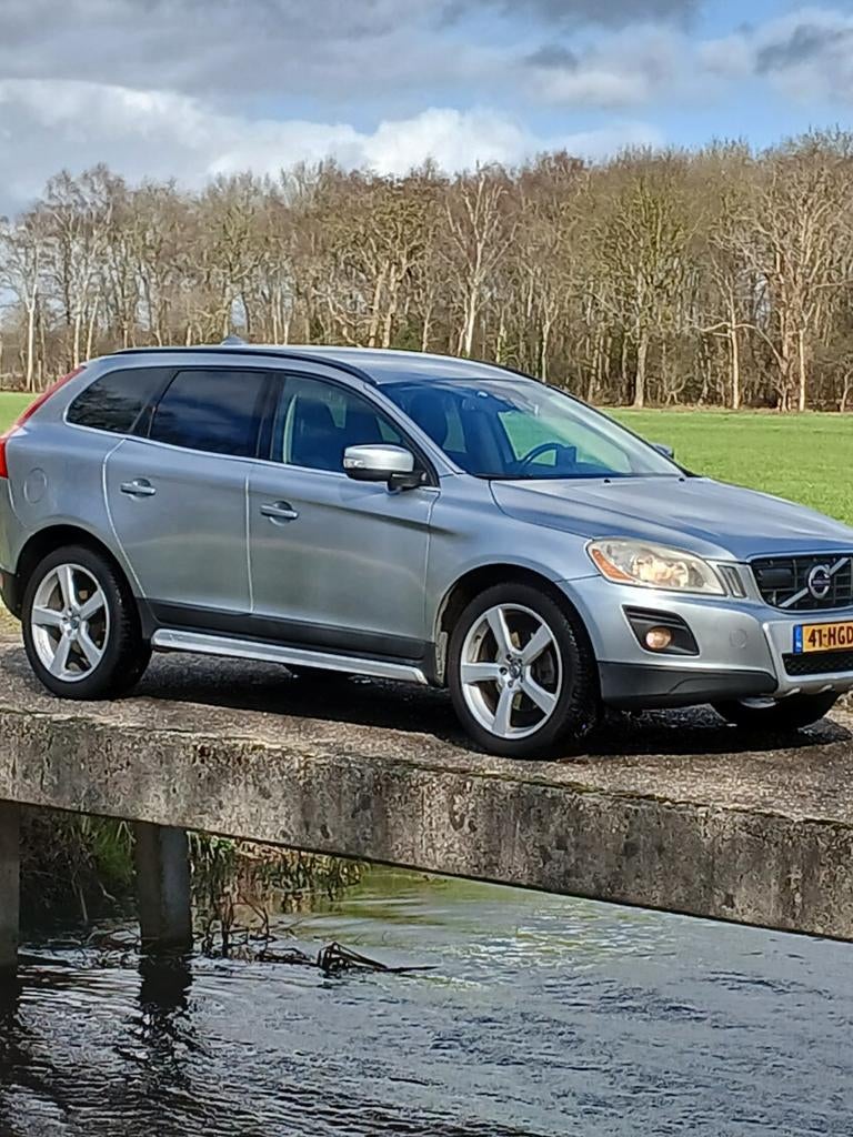 Volvo XC60 2.4 D5 AWD. Automaat 20 inch  nw.distr.riem, Particulier, Te koop