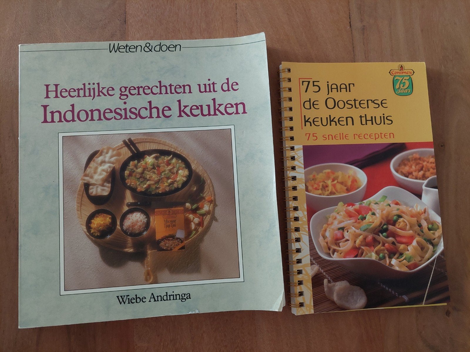 2 Kookboekjes Indonesische keuken, Ophalen, Zo goed als nieuw, Azië en Oosters