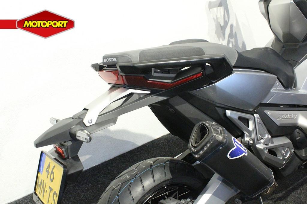 Honda X-ADV 750 - foto 2