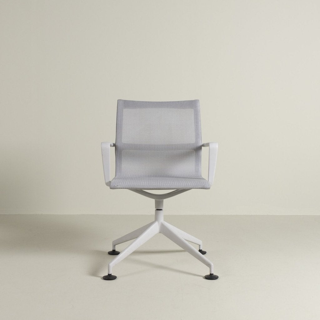 Vitra Physix Conference Stoel Lichtgrijs Netweave - Soft Gre, Huis en Inrichting, Vitra, Zo goed als nieuw, Niet ingevuld, Niet ingevuld