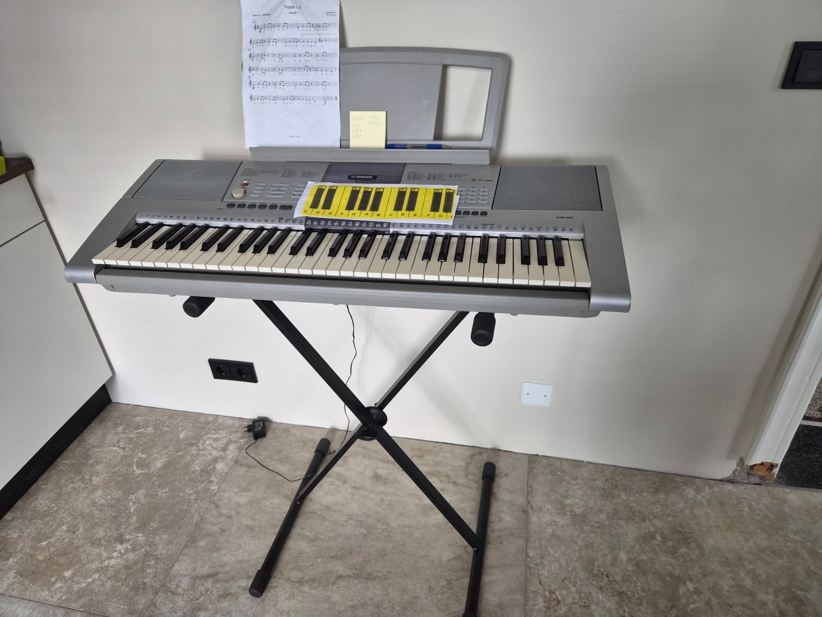 Yamaha PSR-295 Keyboard - Ideaal voor beginners, Yamaha, 61 toetsen, Gebruikt, Met standaard