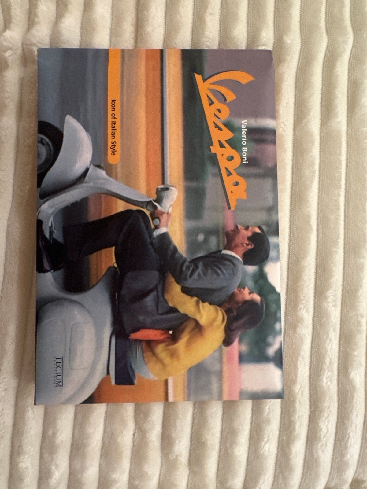 Vespa boekje Valerio Boni - Tweetalig - Nieuwstaat, Ophalen of Verzenden, Nieuw, Merk of Model