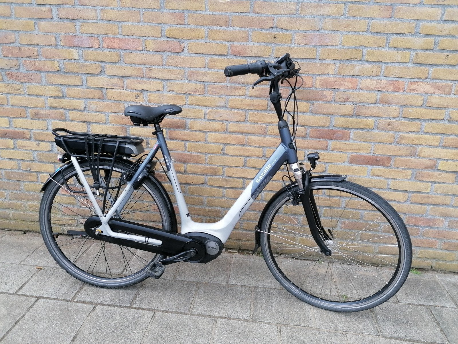 Te koop goede Gazelle elektrische dames fiets Bosch midden, Ophalen, Zo goed als nieuw, Gazelle