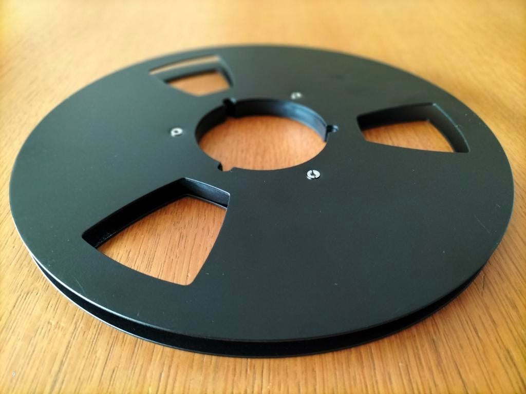 Zwarte metalen spoel/reel 26cm., Audio, Tv en Foto, Bandrecorders, Ophalen of Verzenden, Onderdeel